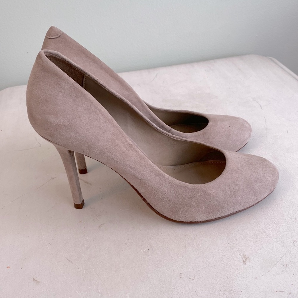 Arezzo grey heels
